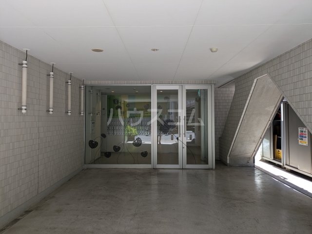 20/28 エントランス