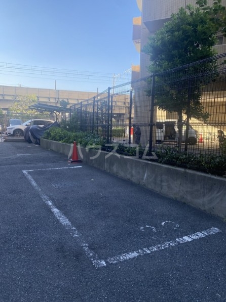 14/21 駐車場