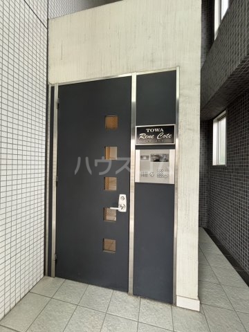 28/30 エントランス