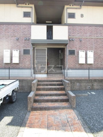 25/30 エントランス