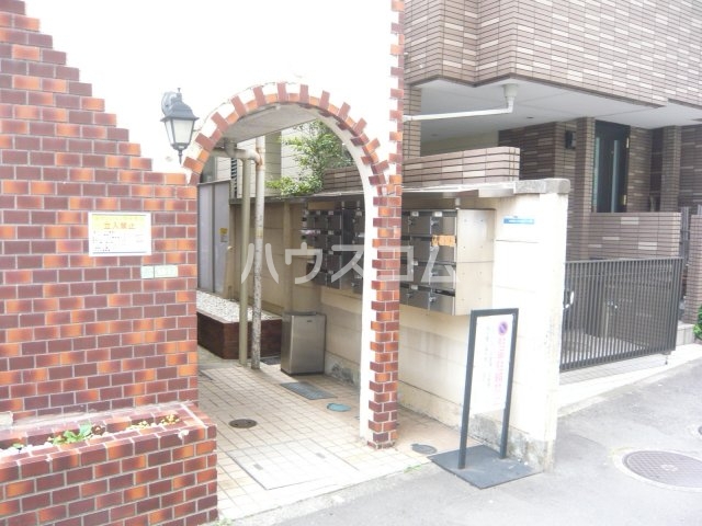 21/28 エントランス