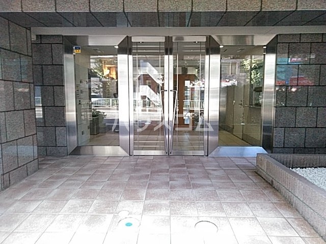 20/30 エントランス