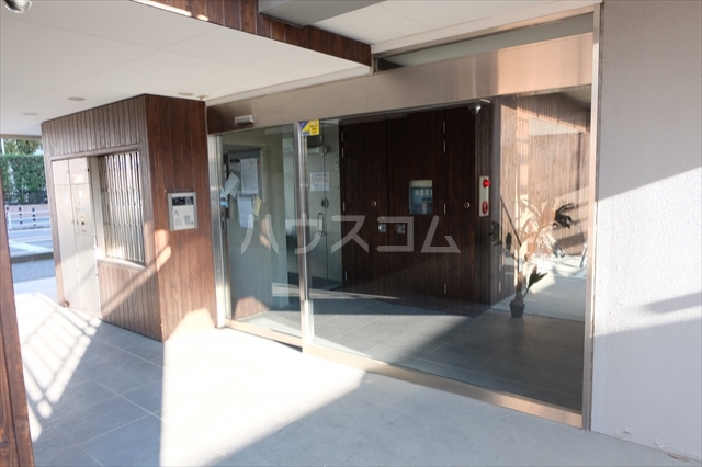 22/30 エントランス