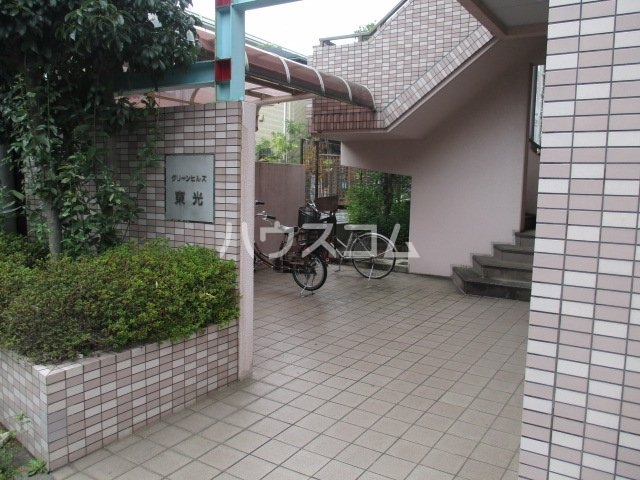 2/4 エントランス