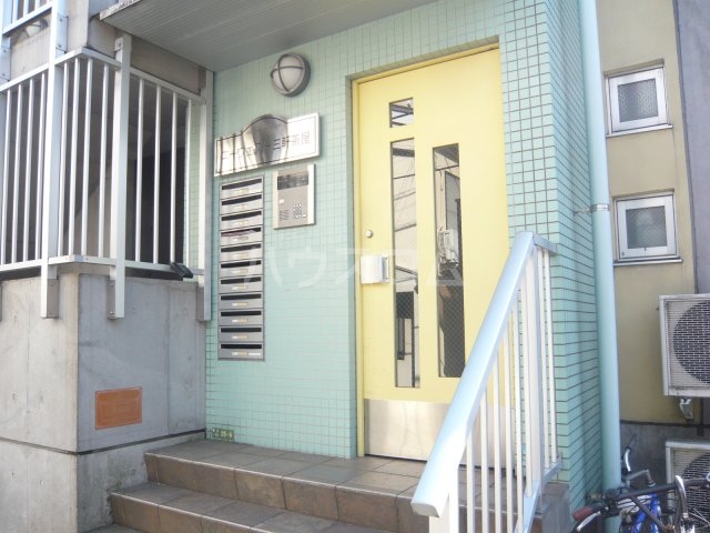 28/30 エントランス