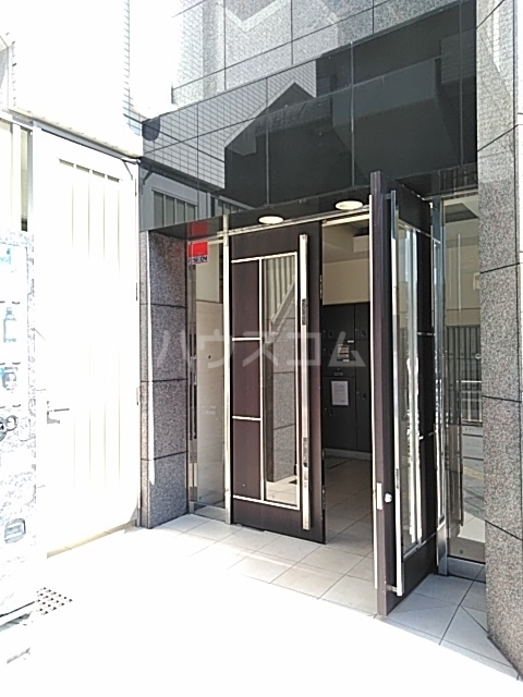 26/30 エントランス