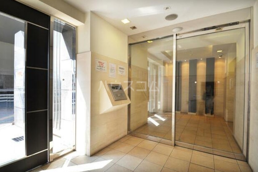 16/26 エントランス