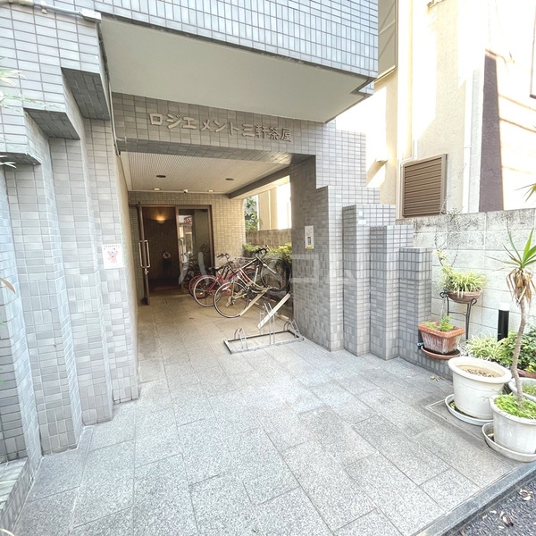 15/25 エントランス