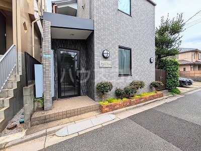 21/26 エントランス