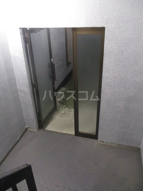 22/30 エントランス