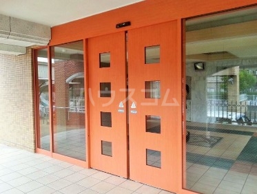 13/17 エントランス