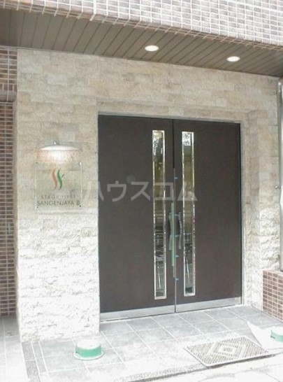 24/30 エントランス