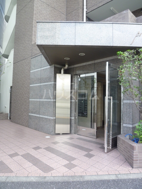 20/30 エントランス