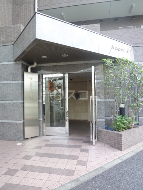 21/30 エントランス