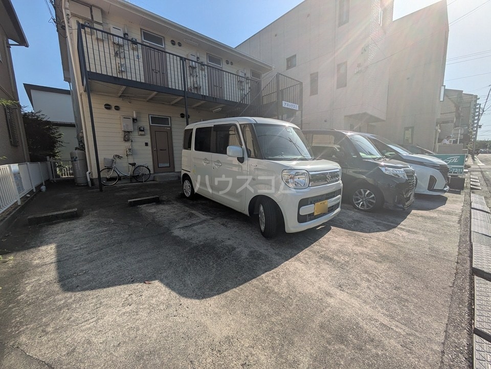15/23 駐車場