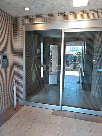 21/30 エントランス