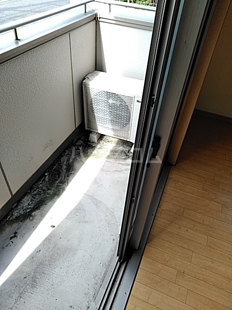 17/27 バルコニー