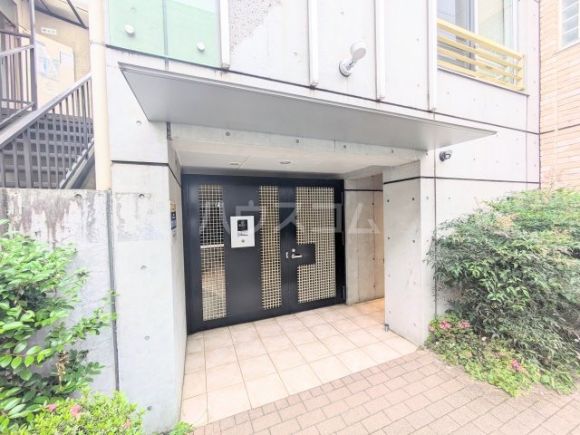 21/28 エントランス