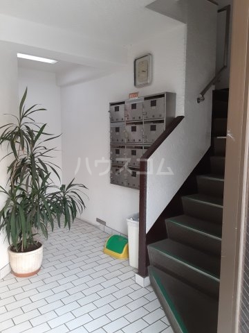 26/30 エントランス