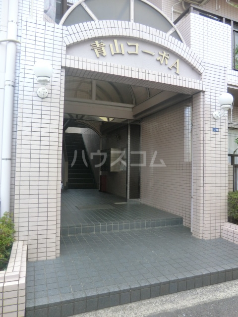 22/26 エントランス