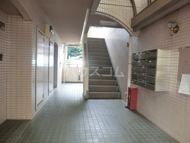 23/26 エントランス