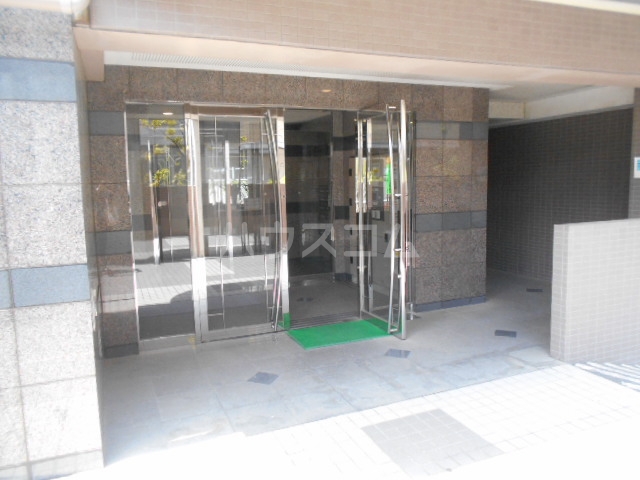 28/30 エントランス