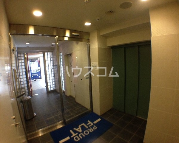 18/29 エントランス