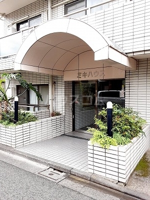 21/26 エントランス