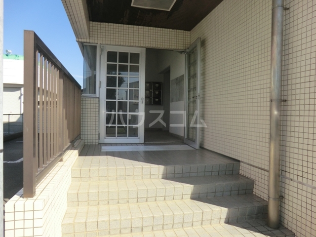 17/28 エントランス