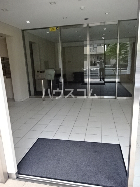 26/30 エントランス