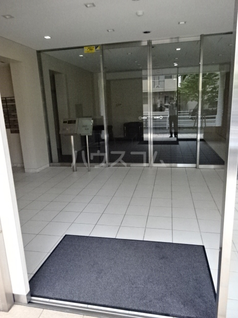 25/30 エントランス