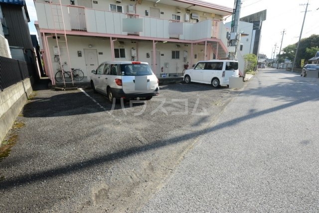 18/22 駐車場