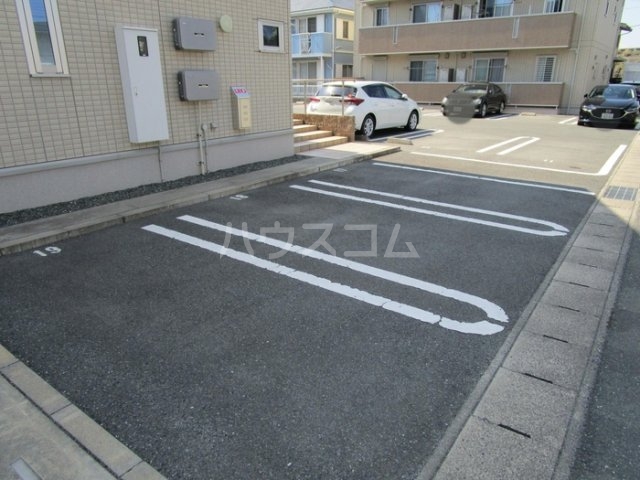 26/30 駐車場