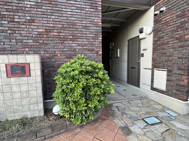 21/30 エントランス