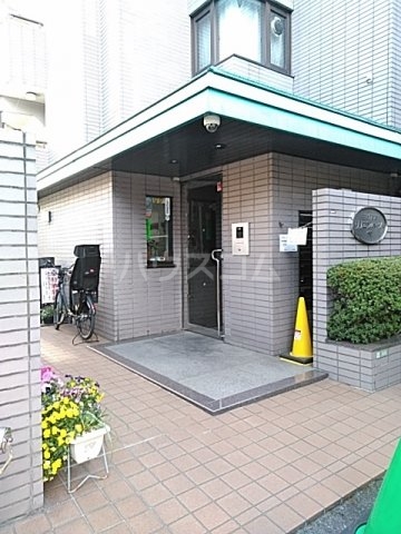 26/30 エントランス