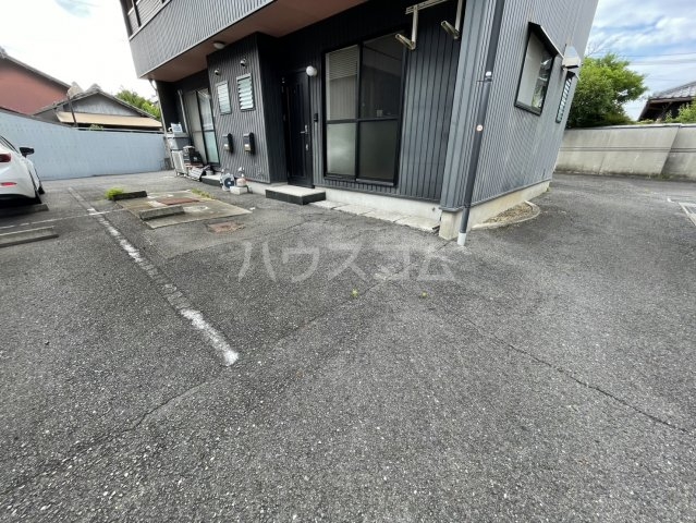 2/3 駐車場