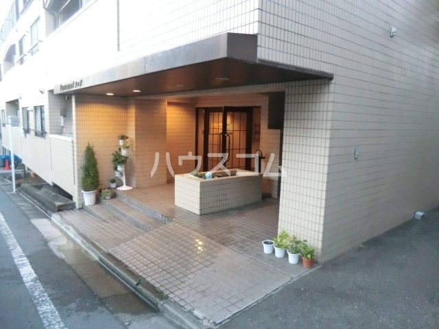 14/19 エントランス