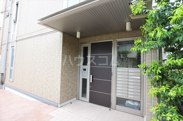 24/30 エントランス