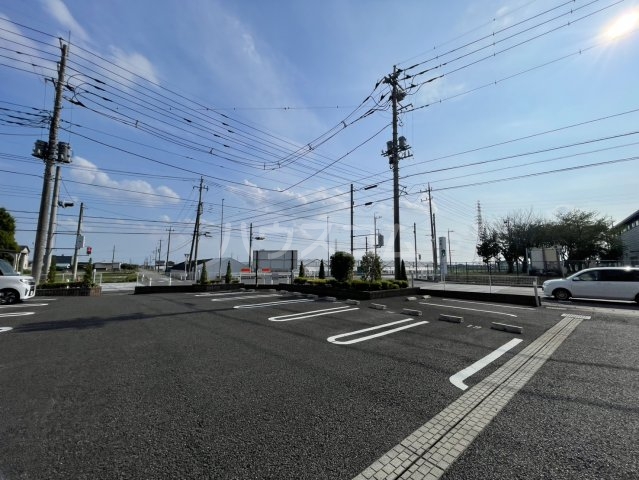 28/30 駐車場