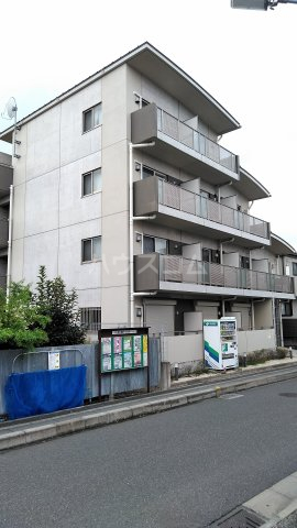 26/30 エントランス