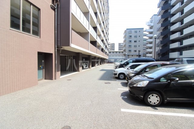 23/30 駐車場
