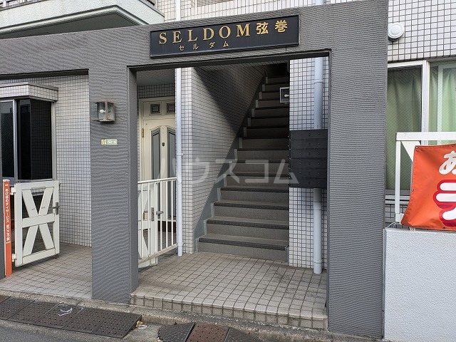 22/30 エントランス