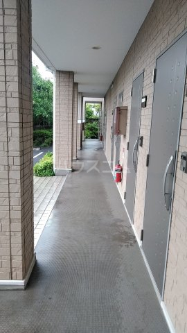 28/30 エントランス