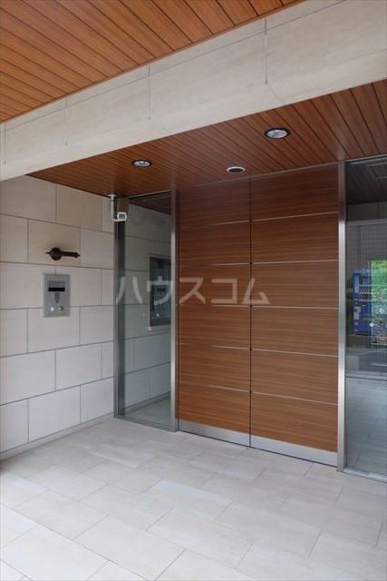 21/27 エントランス