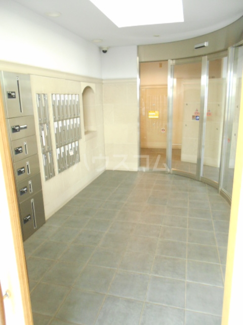 2/3 エントランス