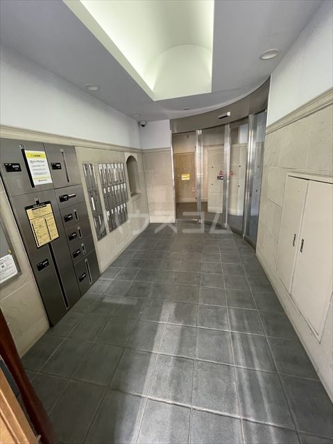 24/30 エントランス