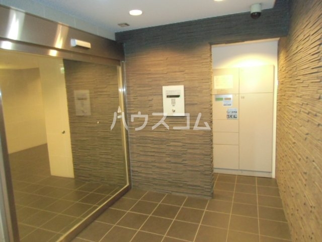 26/30 エントランス