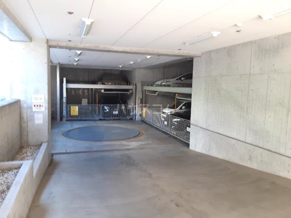 28/30 駐車場