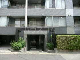 13/22 エントランス