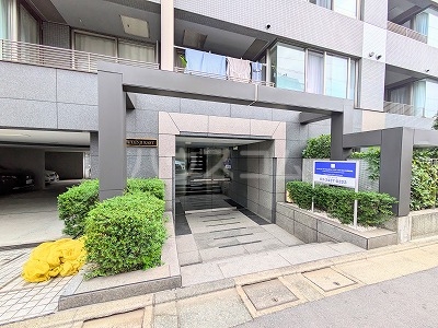 21/29 エントランス